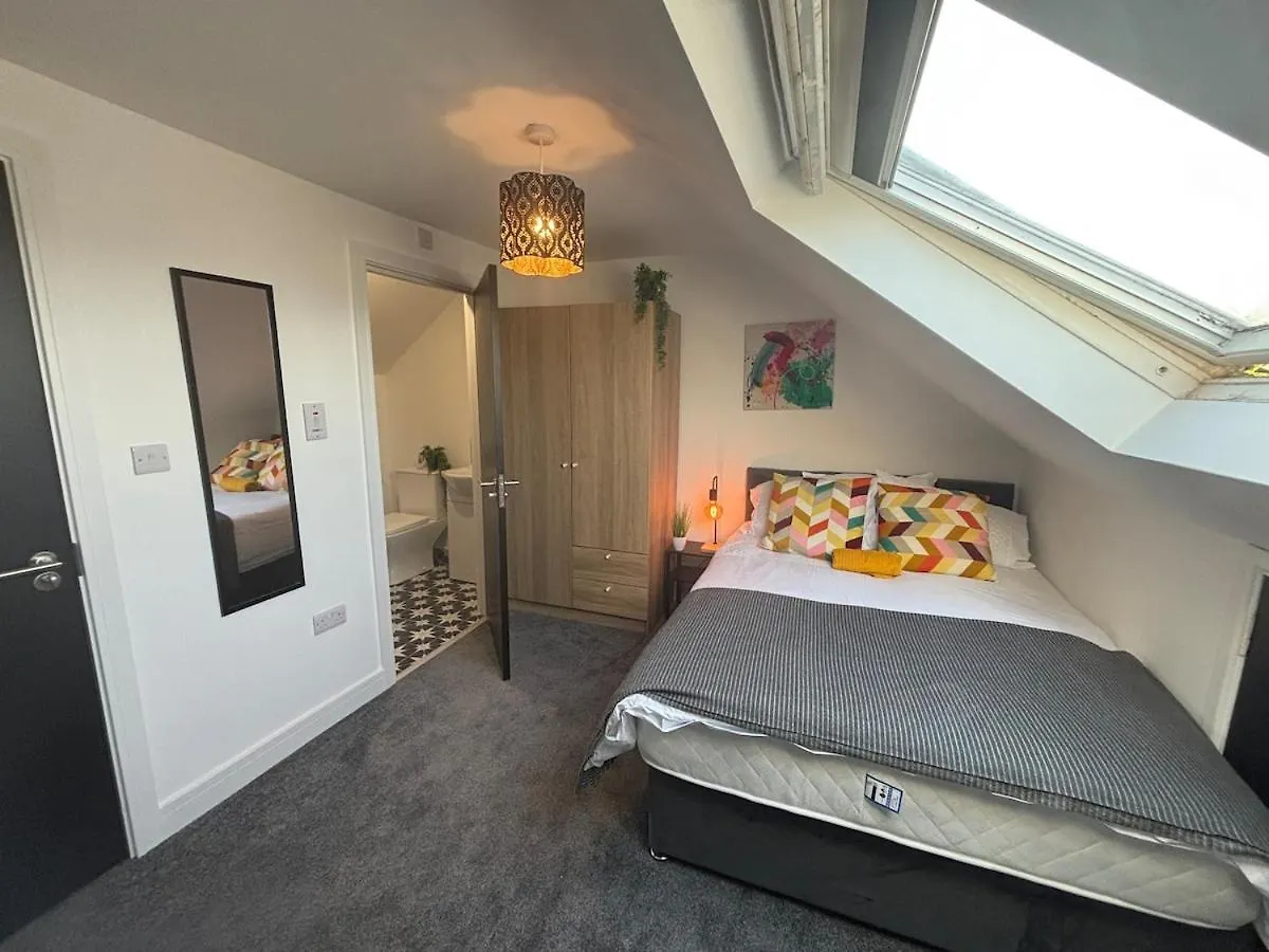 Home From Home - Cityside 4 Bed بلفاست