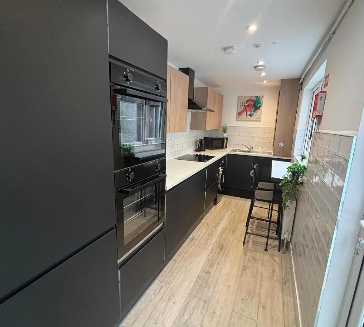 Home From Home - Cityside 4 Bed Belfast 0*,