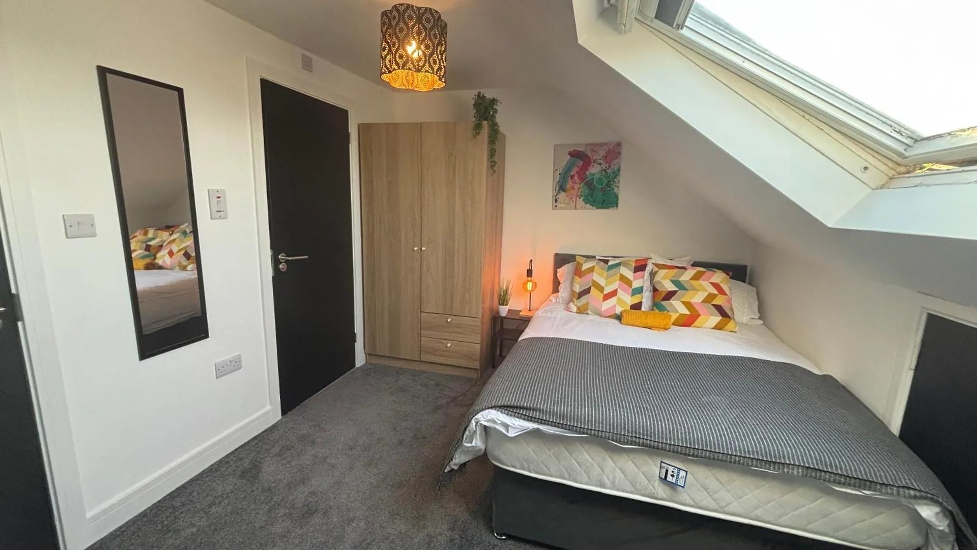 Nyaraló Home From Home - Cityside 4 Bed Belfast